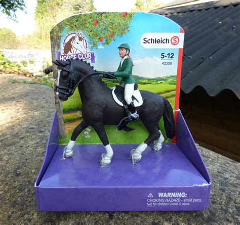 Chez Maximka: Schleich Showjumper with Horse