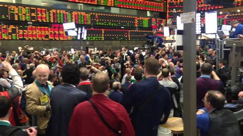CHICAGO BOARD OF TRADE TRADING PITS WHEN ELECTRONIC ...