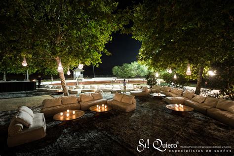 Chill out spaces at an event: elegance and tranquillity.