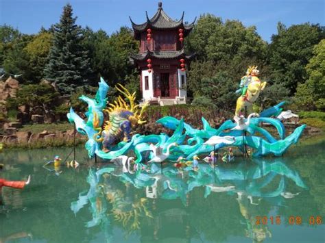 Chinese Garden Sculpture   Picture of Montreal Botanical ...