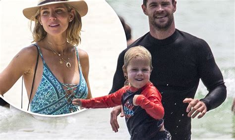 Chris Hemsworth teaches his son Sasha how to surf | Daily ...