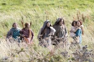 Chris Pine films Outlaw King in Scotland with James Cosmo ...