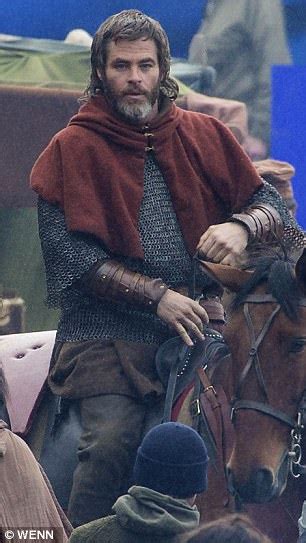 Chris Pine sports thick facial hair for Outlaw King ...