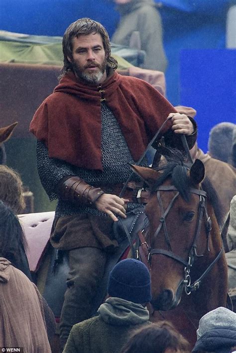 Chris Pine sports thick facial hair for Outlaw King ...