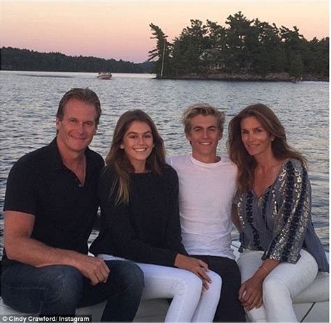 Cindy Crawford shares Instagram snap of her and daughter ...