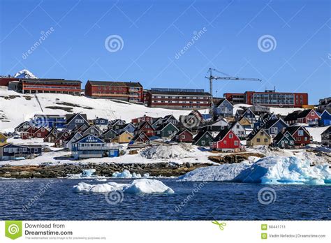 Ciudad Creciente De Nuuk, Nuuk Groenlandia Imagen de ...