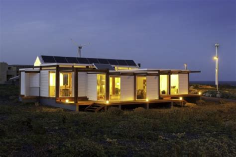 CO2 Neutral Solar Powered Shield House in Spain – Tiny ...