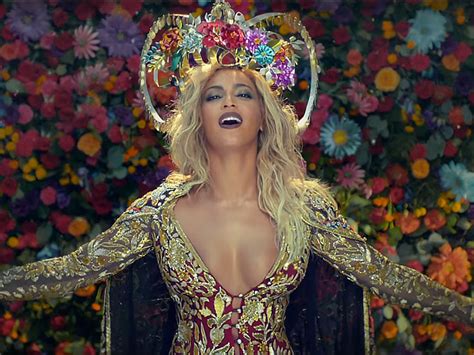 Coldplay + Beyonce – Hymn For The Weekend | Music Video ...
