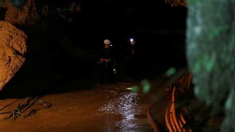 Comienza rescate de niños atrapados en cueva de Tailandia ...