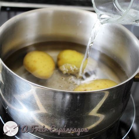 Cómo cocer patatas con piel | A Freír Espárragos