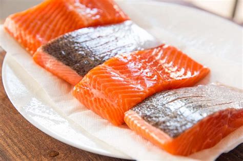 Como cocinar salmon de manera rápida con parmesano