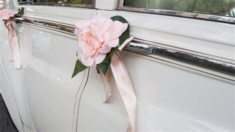 Cómo decorar el coche para una boda   Hogarmania