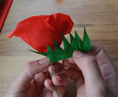 Cómo hacer rosas de papel crepé   Departamento de Ideas
