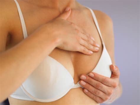 ¿Cómo reducir el dolor de pecho durante el embarazo ...