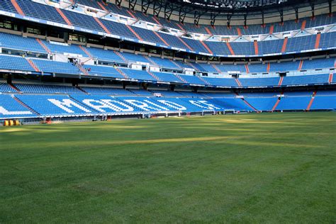 Cómo se instala el césped en el Santiago Bernabéu