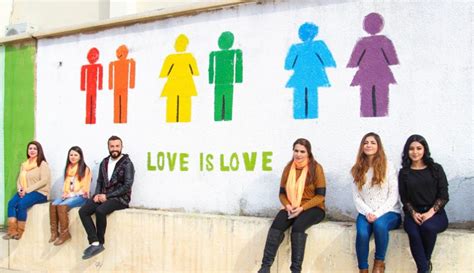 Comunidad LGBT en Irak cambia vidas con su arte – #Escándala