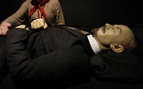 Con La Lengua Calva: La Extraña Muerte de Lenin