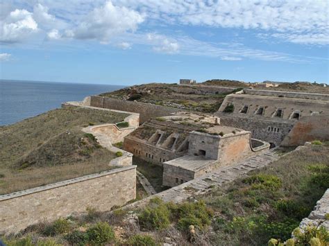 Coneixes els secrets de la fortalesa de La Mola a Menorca