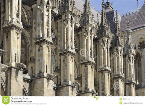 Contrafuertes De La Catedral, Reims Imagen de archivo ...