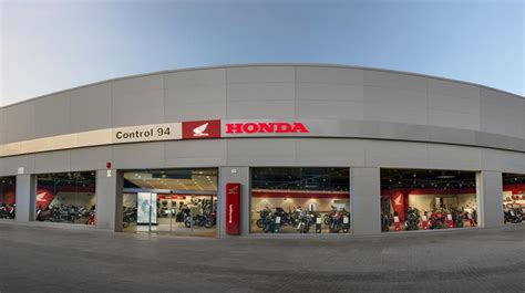 Control 94 abre un enorme concesionario de motos Honda en ...