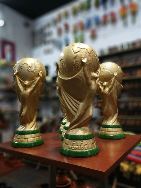 Copa Mundo Fifa Cerámica 38 Cm   $ 50.000 en Mercado Libre