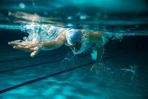 Cosas que Hacen los Nadadores Exitosos en sus Entrenamientos