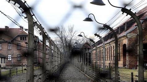 Criminales nazis   Un antiguo guardia de Auschwitz muere ...