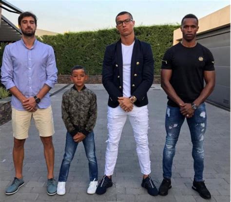 Cristiano Ronaldo enseña sus gemelos en Twitter