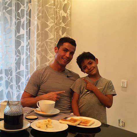 Cristiano Ronaldo Family Pictures | POPSUGAR Latina