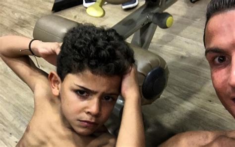 Cristiano Ronaldo Instagram: Real star posts work out selfie