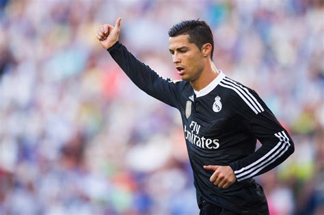 Cristiano Ronaldo lanzará documental de su vida   Univision