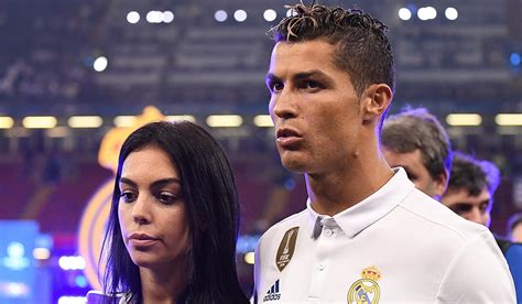 Cristiano Ronaldo Seemingly Confirms His Girlfriend Is ...