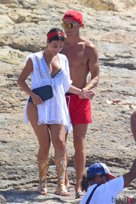 Cristiano Ronaldo y Georgina Rodríguez en Formentera   Las ...