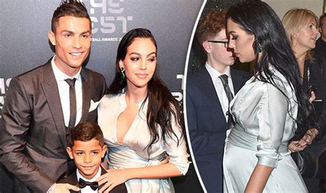 Cristiano Ronaldo’s girlfriend finally reveals baby bump ...