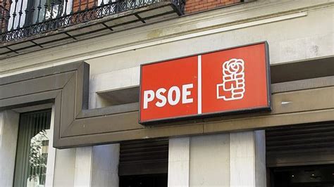 Críticos del PSOE alquilan un local en Ferraz para ...