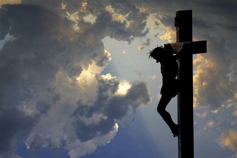 CRUCIFIXIÓN Y MUERTE DE JESÚS Y LA GRAN TRIBULACIÓN | Dios ...