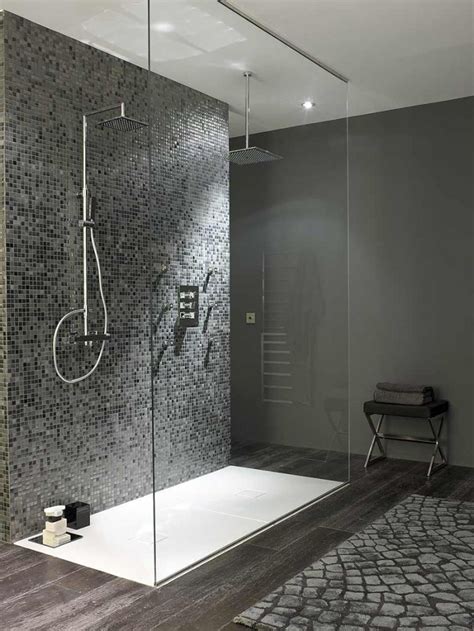 Cuarto de baño ducha de obra y mosaico de microgres   Banium