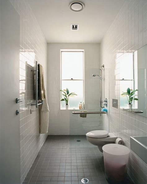 Cuartos de baño con ducha y planta rectangular