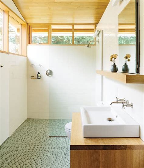 Cuartos de baño con ducha y planta rectangular