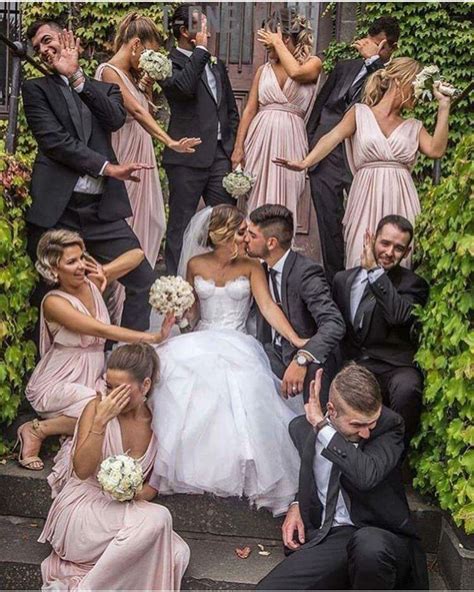Cute pic with bridesmaids and groomsmen! | weddings ...
