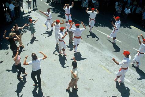 Danza tradicional   Gazteaukera   Infórmate sobre euskera