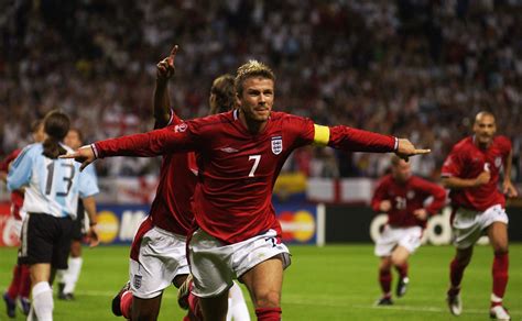 David Beckham Celebrates After Scores goal vs Argentina ...