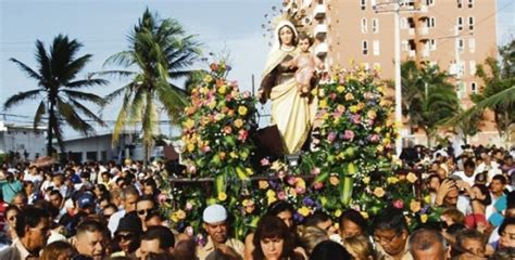 De fiesta por la Virgen Del Carmen | Revistas
