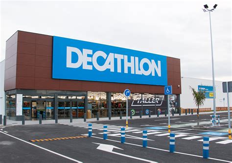 Decathlon abre en el Centro Comercial La Maquinista de ...