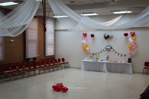 Decoración del salón de boda civil con poco presupuesto