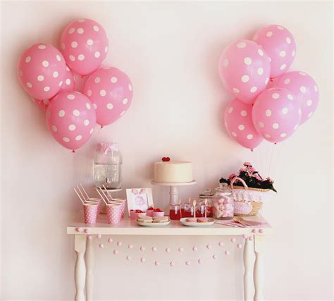 Decoración para una fiesta infantil muy rosa