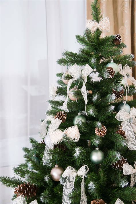 Decorar un árbol de Navidad verde   Hogarmania