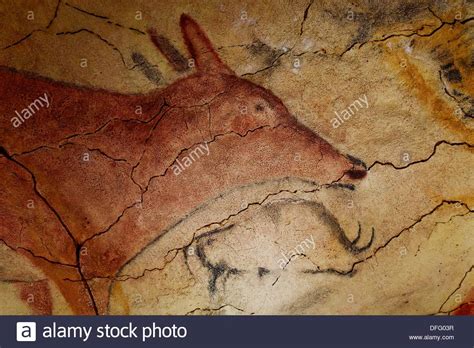 Deer and Bison in Altamira´s reproduction cave Neo Cave ...