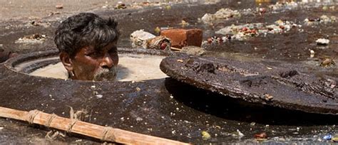 Delhi govt, DICCI to sign MoU to mechanise cleaning of sewers