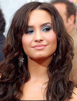 Demi Lovato 2009  Cropped .jpg
